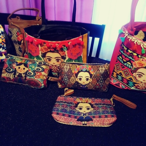 Frida.  Bags - Picture 2 of 5